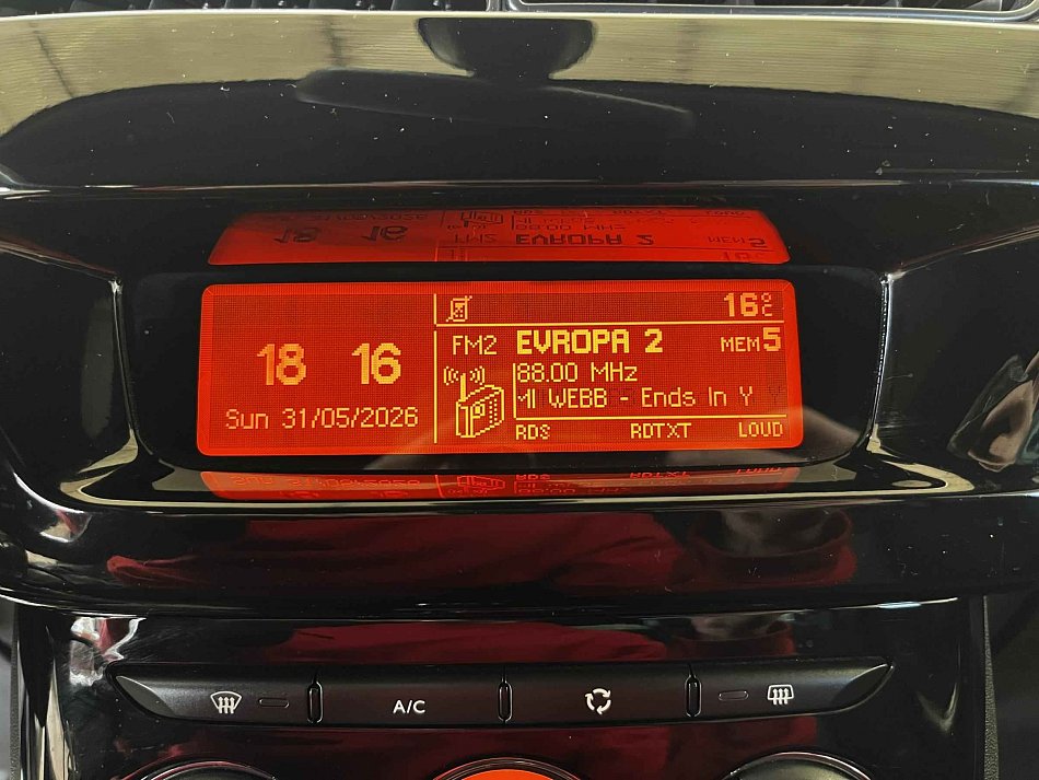 Citroen DS3 1.6 88 kW rok 2011, 169 471 km, Česko — foto 11 z 14