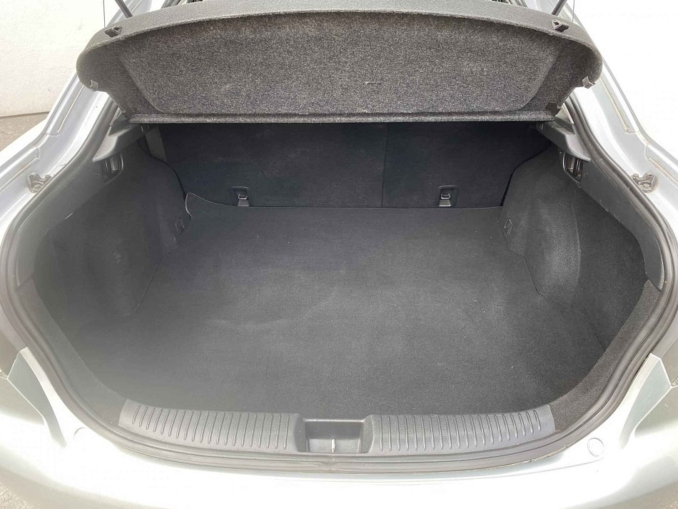 Mazda 6 1.8 88 kW manuál rok 2005, 142 550 km, Česko — foto 7 z 15