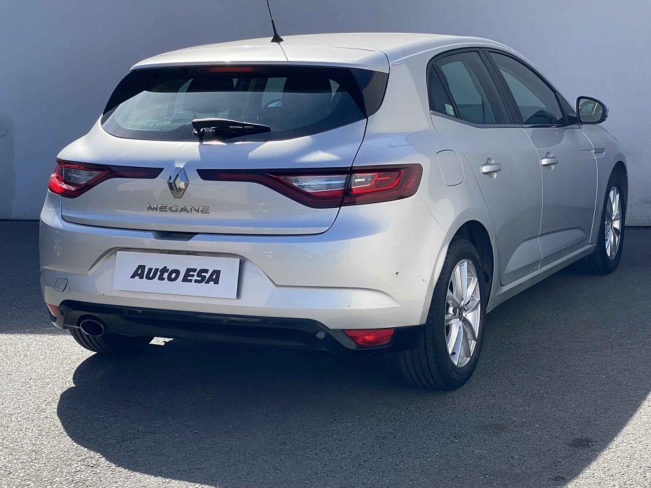 Renault Mégane 1.2 TCe 1.2TCe 97 kW rok 2016, 79 227 km, Česko — foto 4 z 17