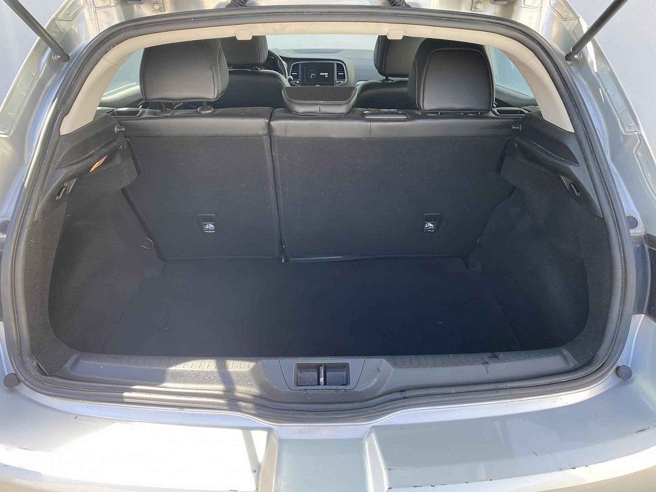 Renault Mégane 1.2 TCe 1.2TCe 97 kW rok 2016, 79 227 km, Česko — foto 7 z 17