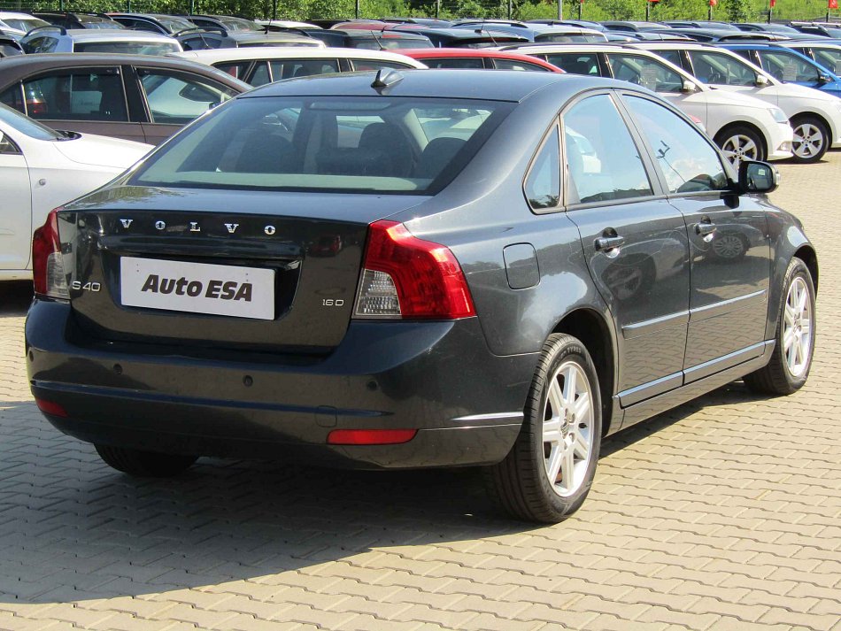 Volvo s40 1.6d 80 kW manuál rok 2008, 253 351 km, Česko — foto 4 z 16