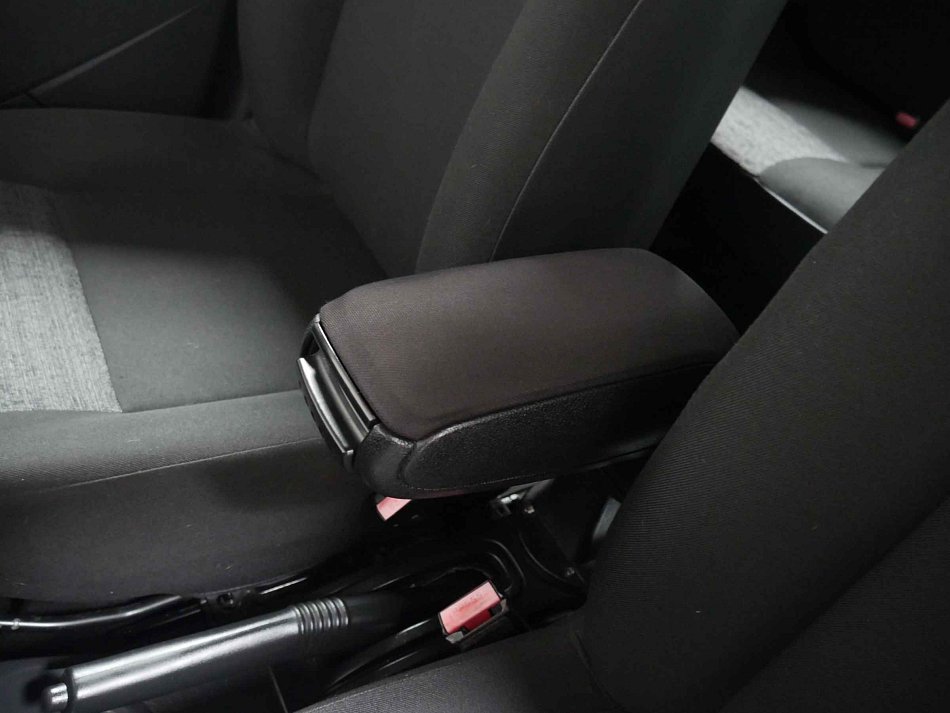 Dacia Duster 1.6i 77 kW manuál rok 2011, 166 164 km, Česko — foto 16 z 17