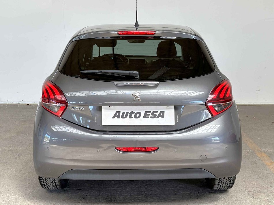 Peugeot 208 1.2 61 kW rok 2019, 36 252 km, Česko — foto 5 z 16