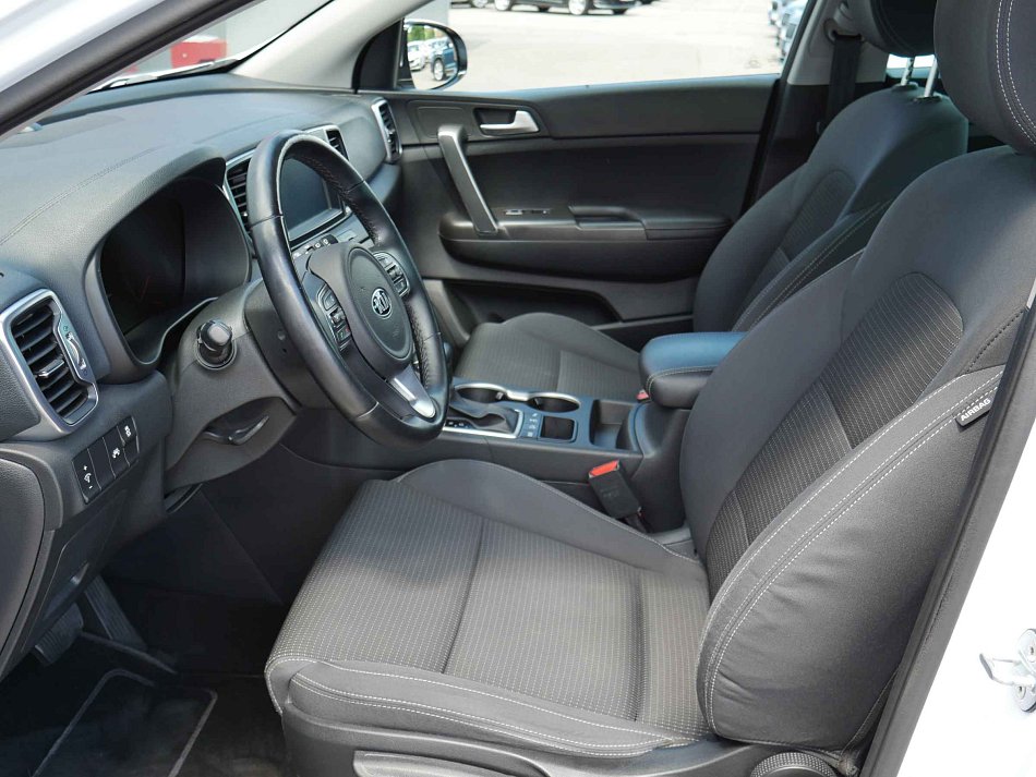 Kia Sportage 4x4 2.0 CRDi 136 kW rok 2017, 165 975 km, Česko — foto 9 z 21