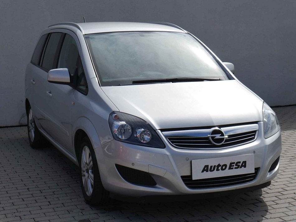 Opel Zafira 1.8i 103 kW rok 2012, 167 929 km, Česko — foto 3 z 19