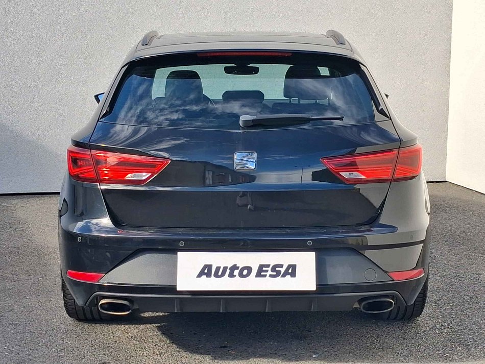 Seat Leon Cupra 4drive 2.0 TSI 221 kW rok 2017, 147 607 km, Česko — foto 5 z 19