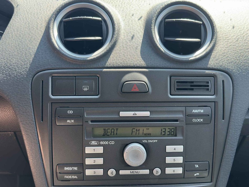 Ford Fusion 1.4i 59 kW manuál rok 2006, 120 042 km, Česko — foto 13 z 17