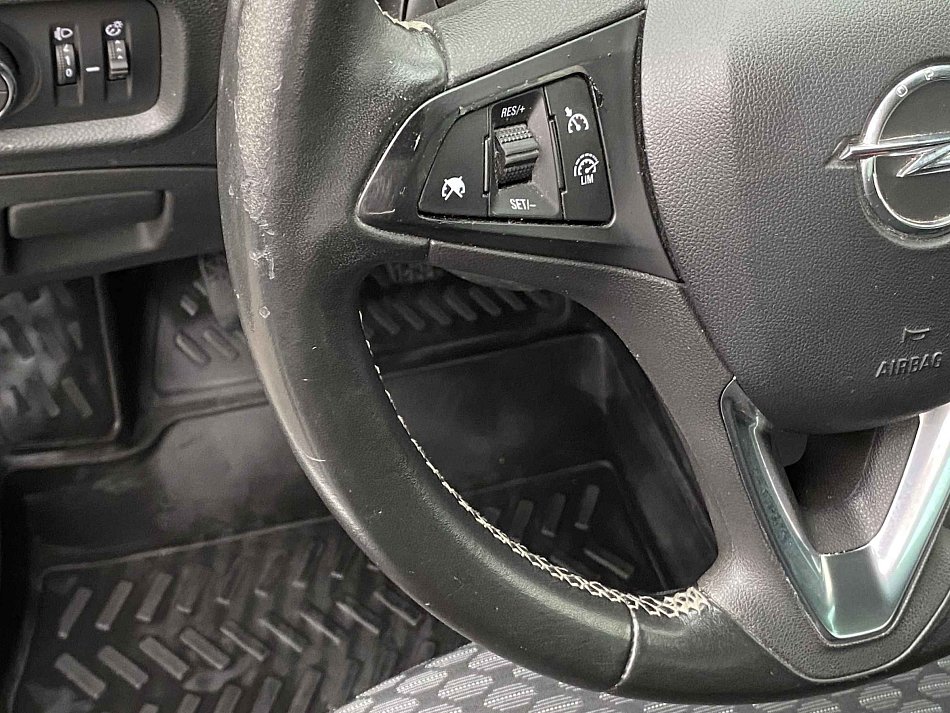 Opel Astra 1.5 CDTi 90 kW rok 2020, 112 728 km, Česko — foto 13 z 18
