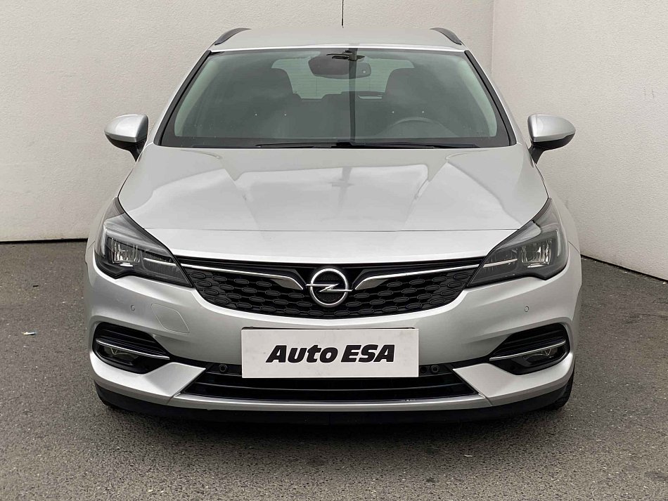 Opel Astra 1.5 CDTi 90 kW rok 2020, 112 728 km, Česko — foto 2 z 18