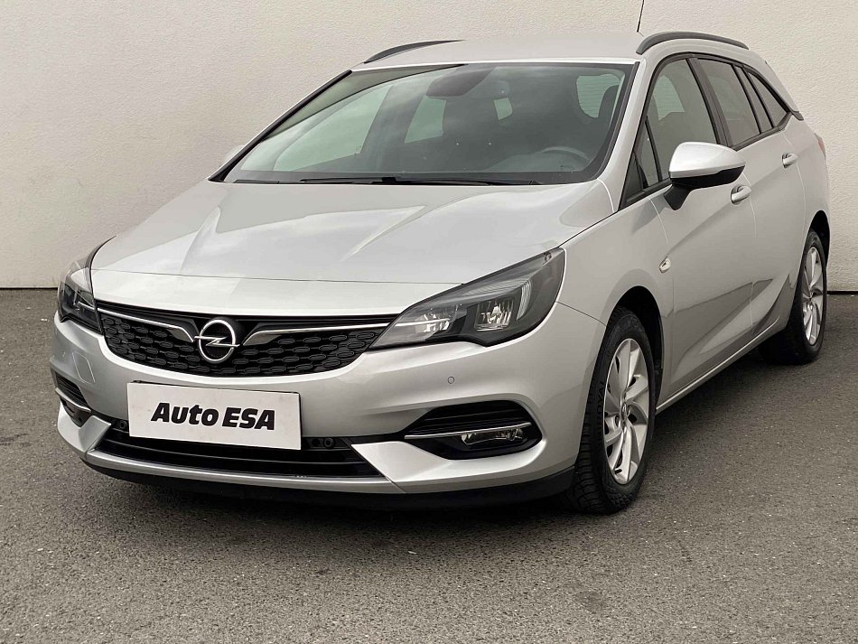 Opel Astra 1.5 CDTi 90 kW rok 2020, 112 728 km, Česko — foto 3 z 18