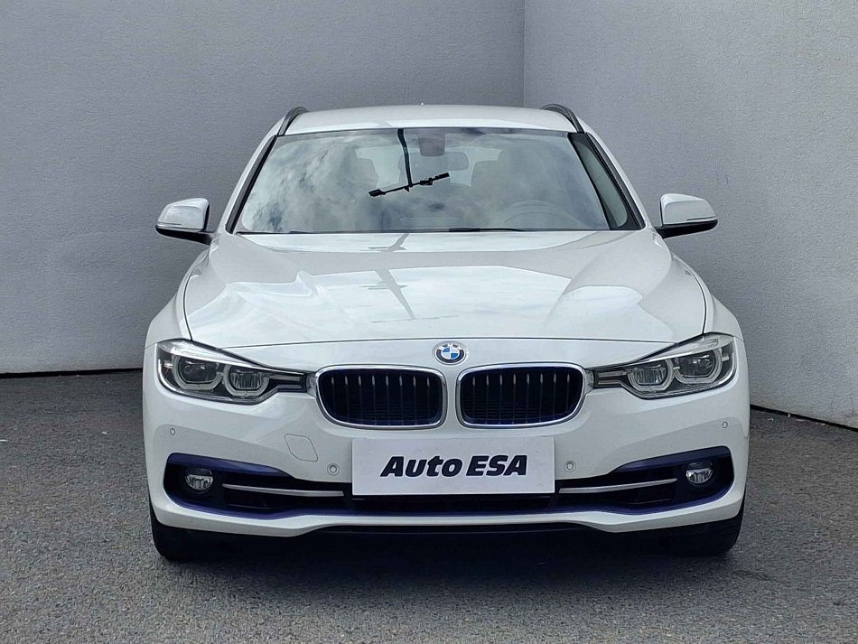 BMW Řada 3 1.5t 100 kW rok 2018, 128 186 km, Česko — foto 2 z 22