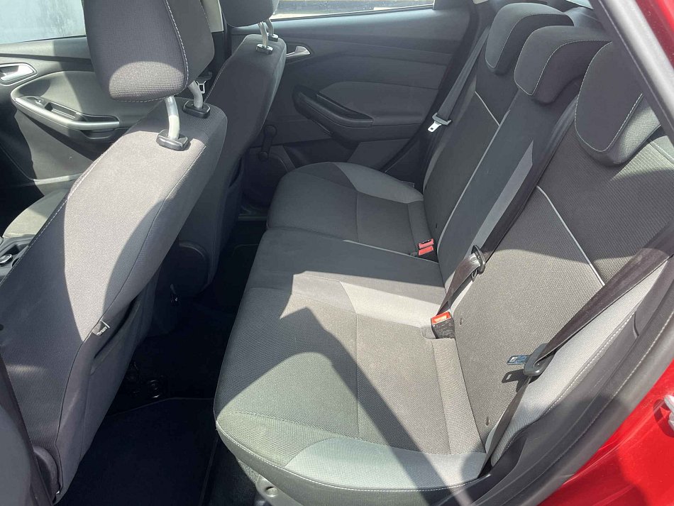 Ford Focus Ci 2.0 TD 85 kW automat rok 2012, 198 435 km, Česko — foto 10 z 15