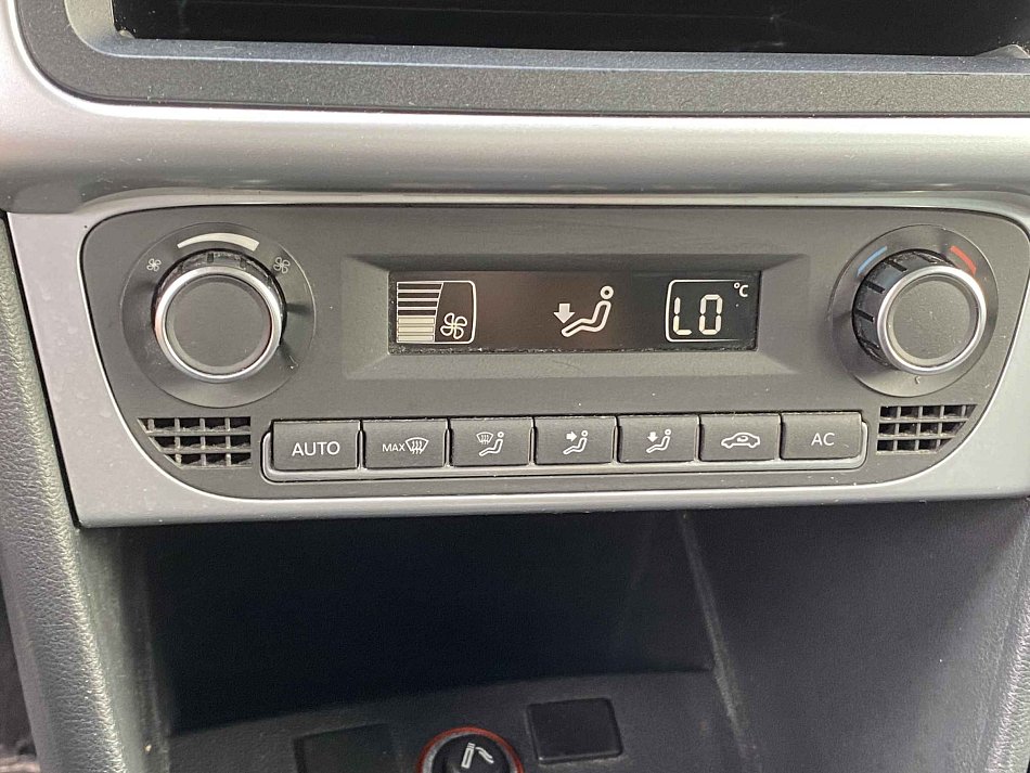 Volkswagen Polo Match 1.2 51 kW rok 2012, 144 942 km, Česko — foto 14 z 16