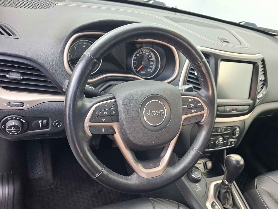 Jeep Cherokee Mjt 4x4 2.0 125 kW rok 2015, 99 567 km, Česko — foto 13 z 20