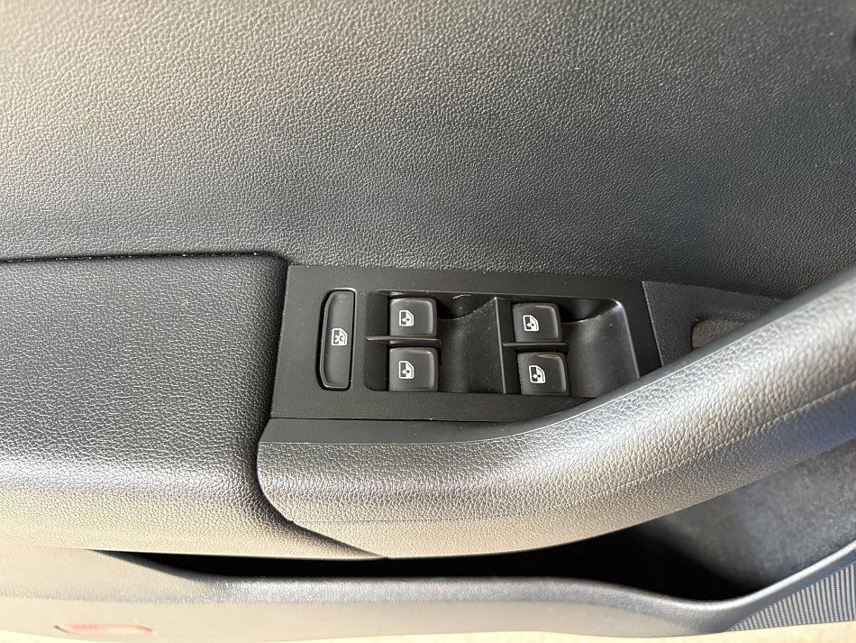Škoda Octavia Iii 1.6 TDI 1.6TDi 85 kW rok 2018, 112 338 km, Česko — foto 12 z 16