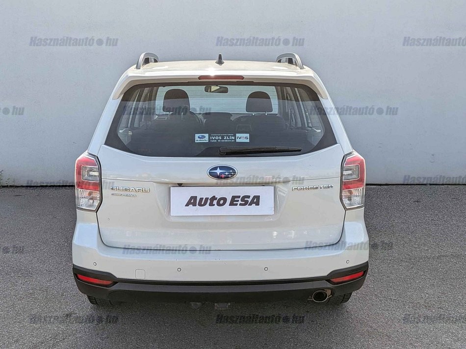 Subaru Forester 4x4 2.0i 110 kW manuál rok 2017, 172 257 km, Česko — foto 5 z 17