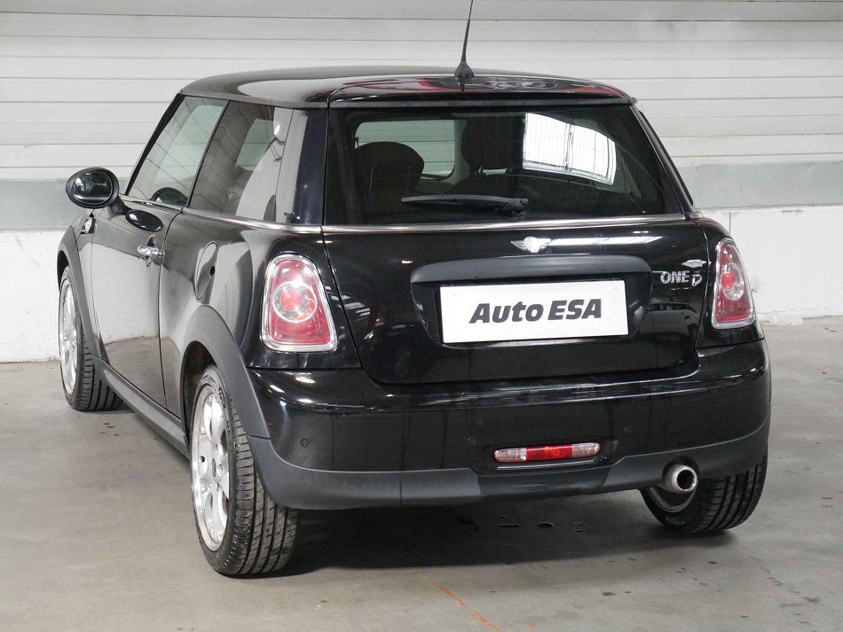 MINI One 1.6i 66 kW manuál rok 2011, 189 563 km, Česko — foto 4 z 14
