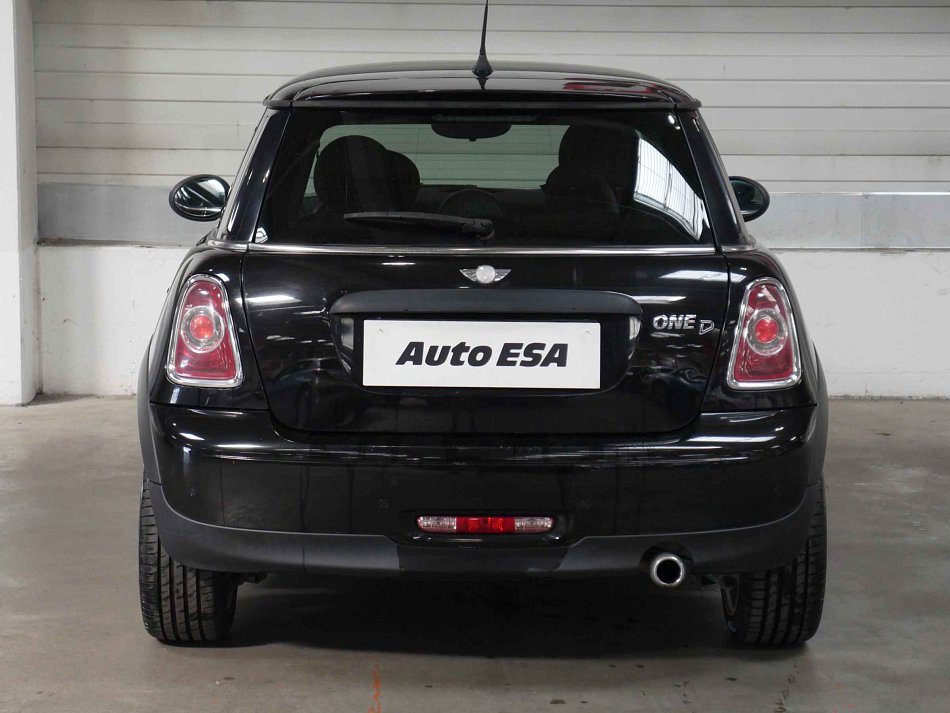 MINI One 1.6i 66 kW manuál rok 2011, 189 563 km, Česko — foto 5 z 14