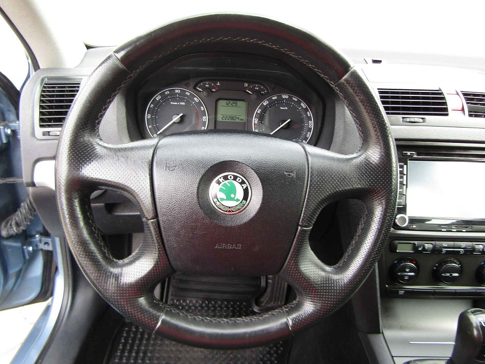 Škoda Octavia Ii 2.0TDi 103 kW manuál rok 2007, 222 810 km, Česko — foto 16 z 19