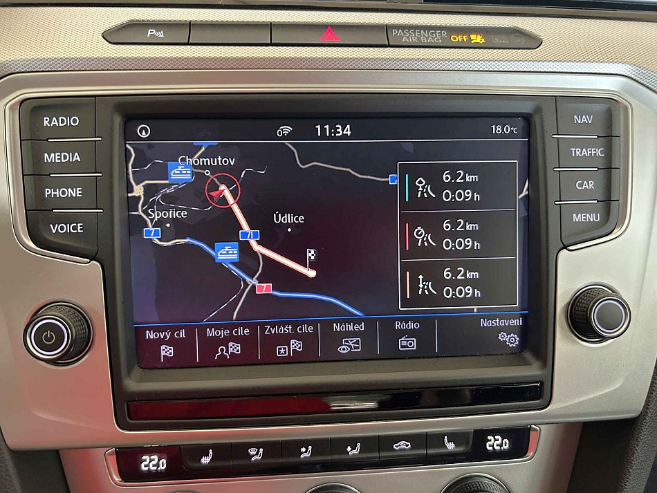 Volkswagen Passat 2.0 TDI 110 kW automat rok 2016, 224 810 km, Česko — foto 11 z 18