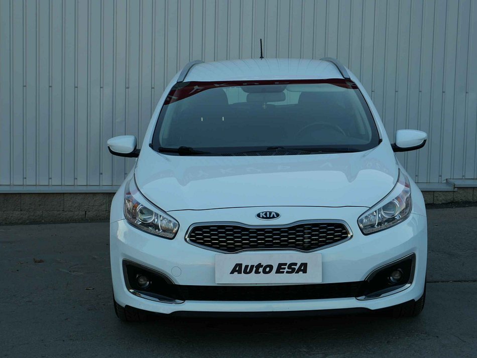 Kia Ceed 1.6 CRDi 1.6CRDi 100 kW rok 2017, 261 515 km, Česko — foto 2 z 18