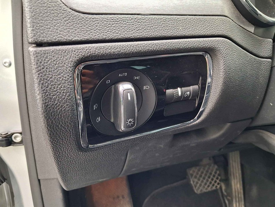 Škoda Superb Ii 2.0 TDI 125 kW rok 2014, 137 863 km, Česko — foto 15 z 18