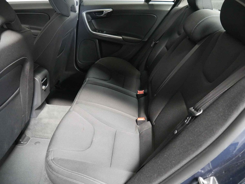 Volvo s60 1.6d 1.6 D 84 kW rok 2015, 125 247 km, Česko — foto 10 z 18