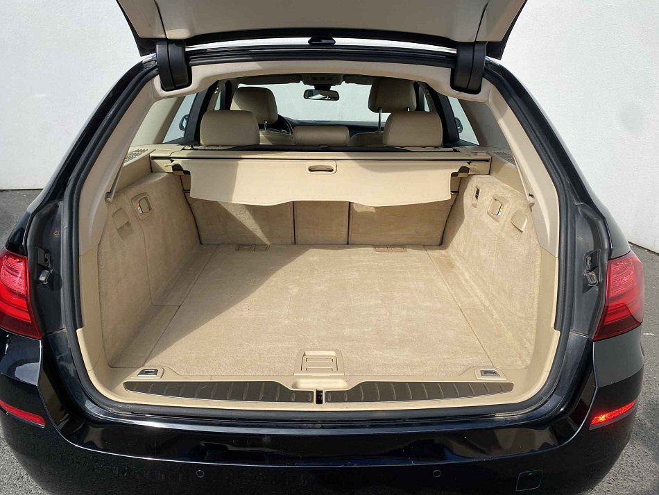 BMW Řada 5 2.0d 160 kW automat rok 2014, 251 525 km, Česko — foto 7 z 23