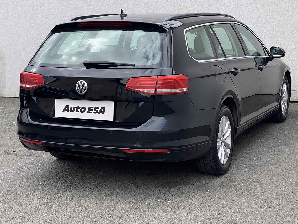 Volkswagen Passat 2.0 TDI 110 kW rok 2015, 171 134 km, Česko — foto 4 z 17