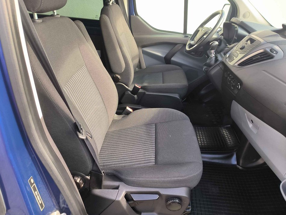 Ford Transit Custom Ci 2.2 TD 2.2TD 92 kW rok 2014, 76 814 km, Česko — foto 10 z 17