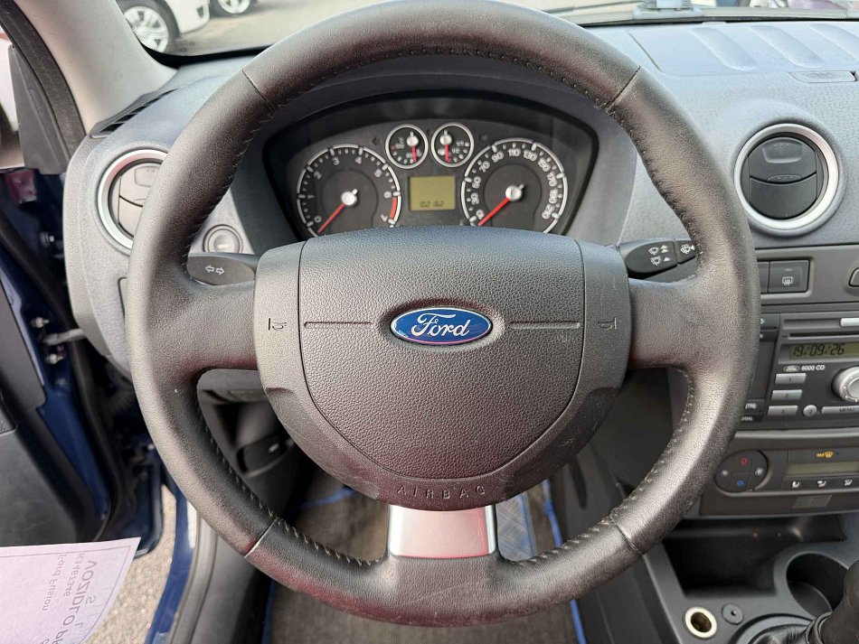 Ford Fusion 1.4i 59 kW manuál rok 2009, 102 154 km, Česko — foto 12 z 15