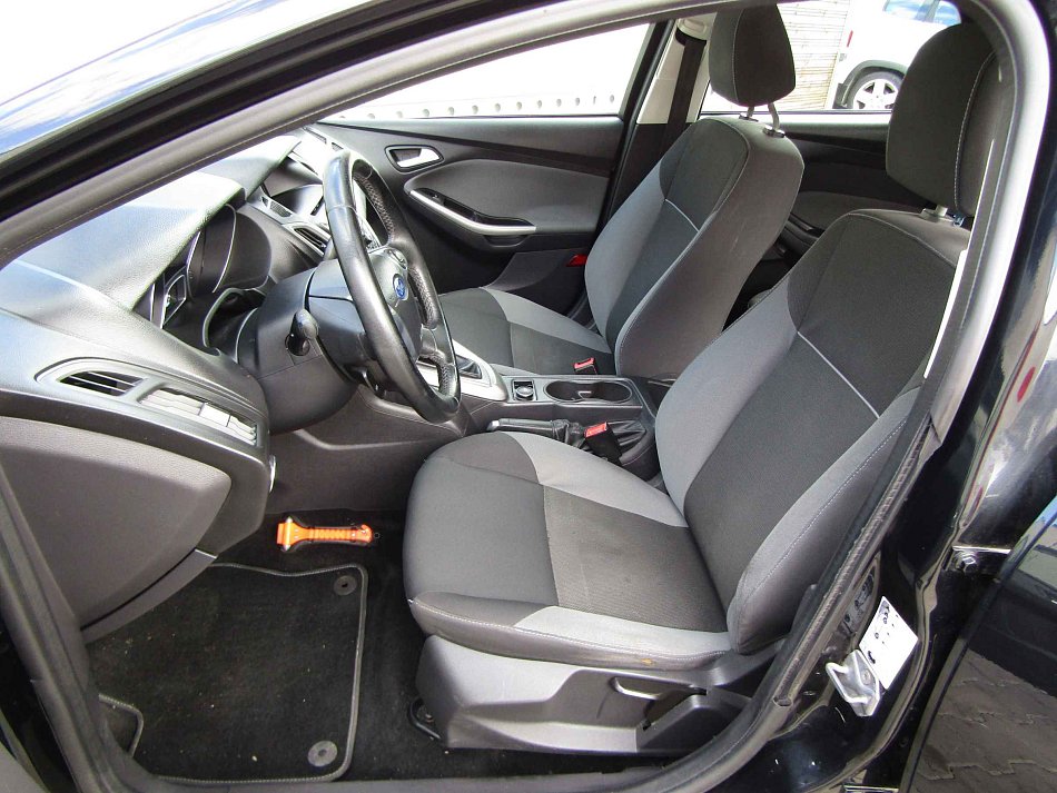 Ford Focus Ci 1.6 TD 77 kW manuál rok 2012, 220 410 km, Česko — foto 9 z 20