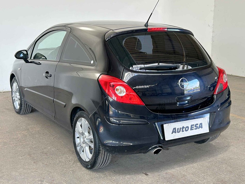 Opel Corsa 1.2i 59 kW manuál rok 2007, 92 248 km, Česko — foto 6 z 14