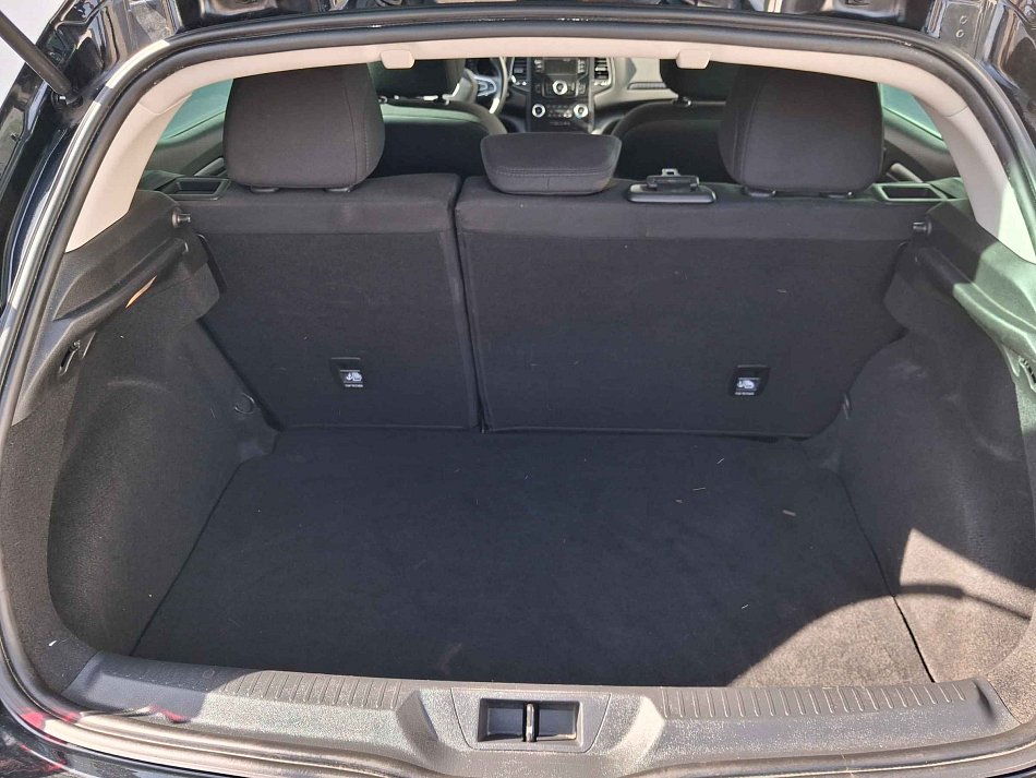 Renault Mégane 1.5 dCi 81 kW rok 2016, 147 089 km, Česko — foto 7 z 14
