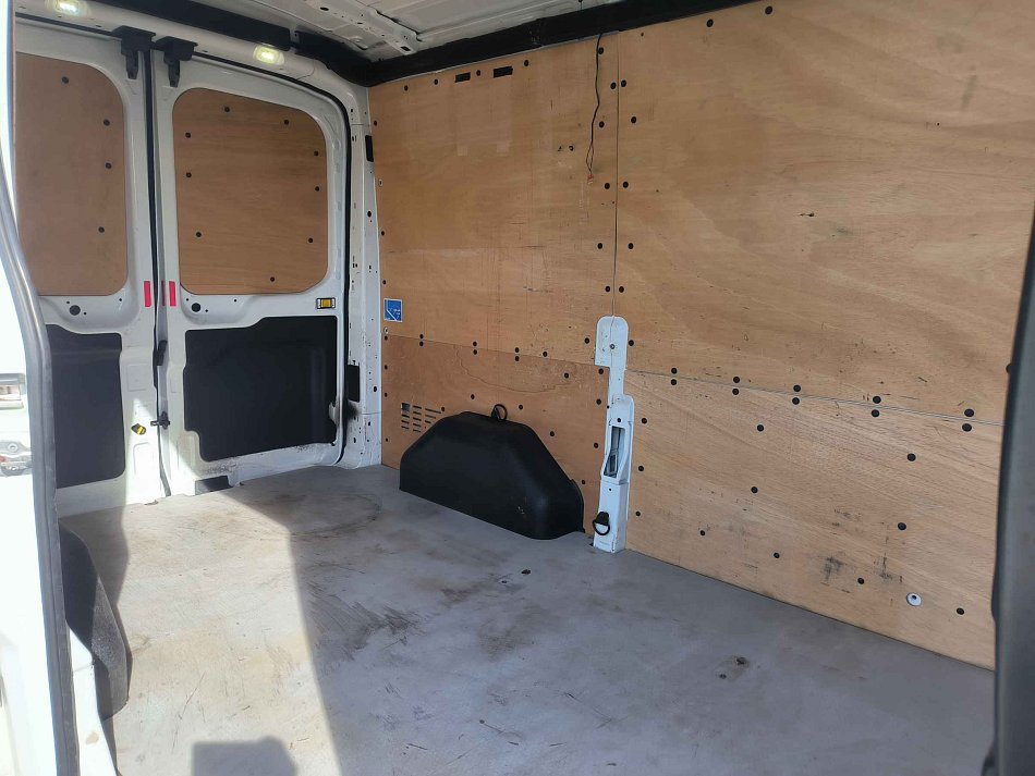 Ford Transit Ci 2.0 TD 2.0TD 96 kW rok 2016, 173 238 km, Česko — foto 9 z 22