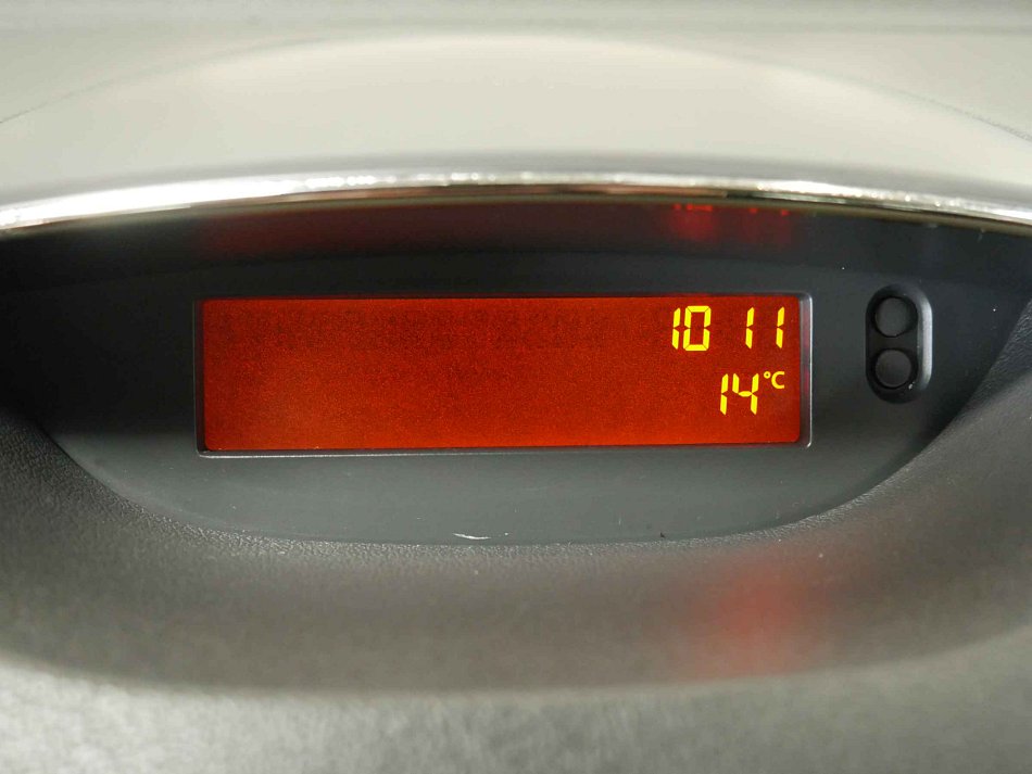 Renault Thalia 1.2i 1.2 i 55 kW manuál rok 2011, 109 866 km, Česko — foto 13 z 17