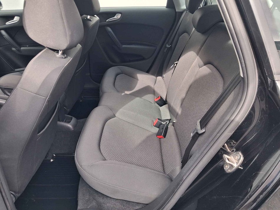 Audi a1 1.0 TFSI 70 kW manuál rok 2016, 112 081 km, Česko — foto 10 z 16