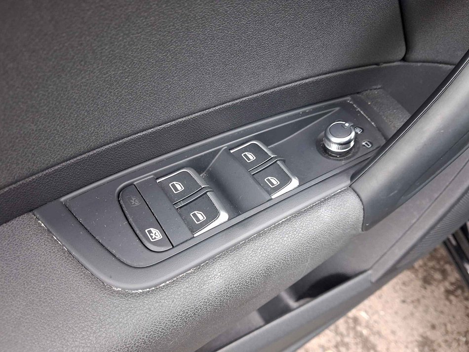 Audi a1 1.0 TFSI 70 kW manuál rok 2016, 112 081 km, Česko — foto 11 z 16