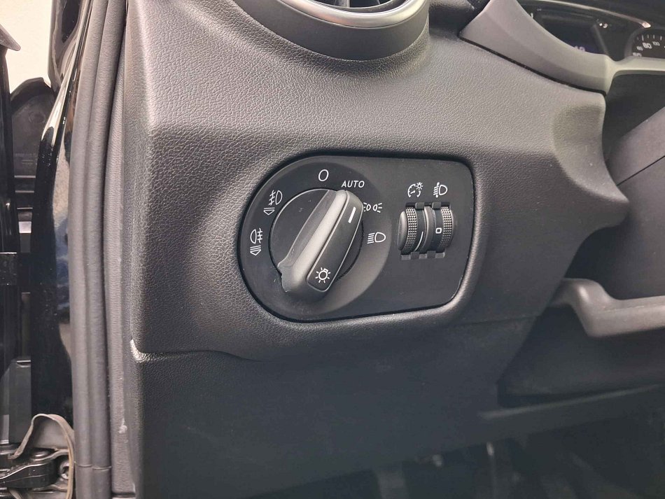 Audi a1 1.0 TFSI 70 kW manuál rok 2016, 112 081 km, Česko — foto 14 z 16
