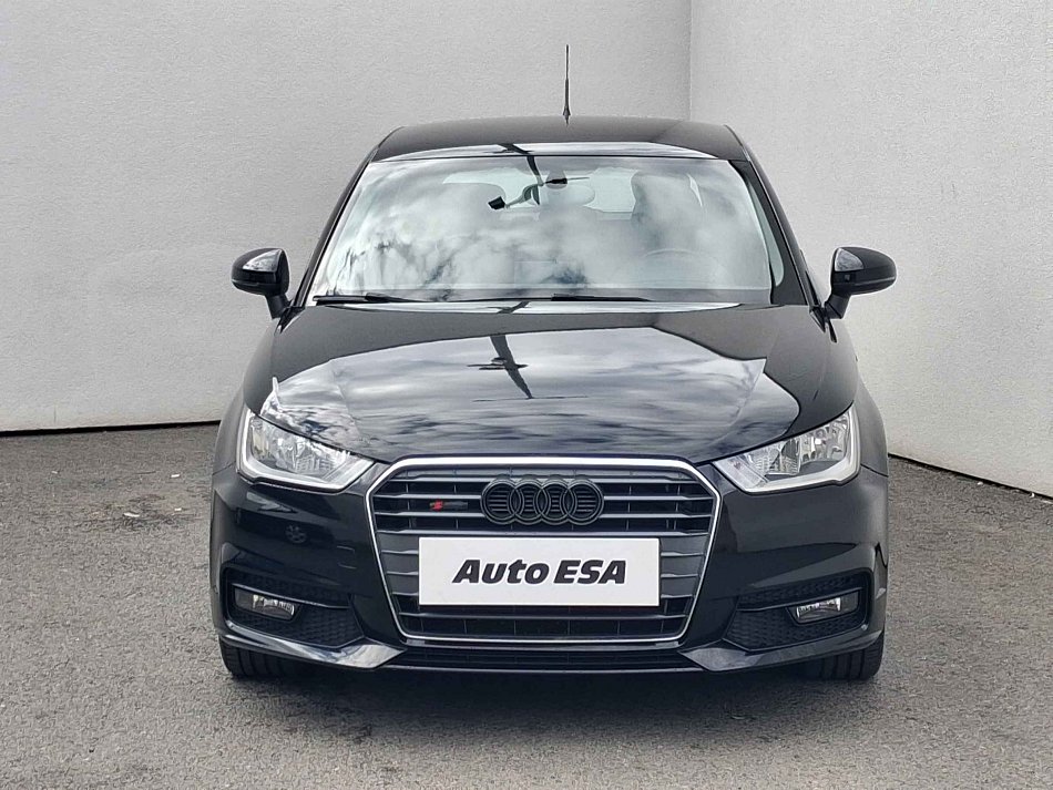 Audi a1 1.0 TFSI 70 kW manuál rok 2016, 112 081 km, Česko — foto 2 z 16