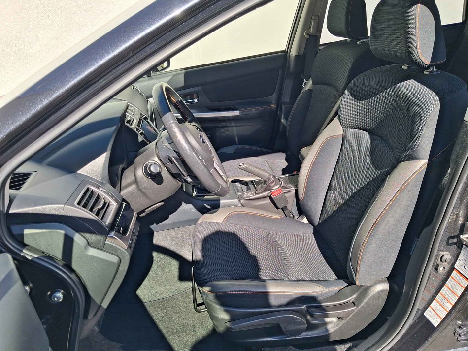 Subaru Xv 4x4 2.0i 110 kW rok 2017, 67 564 km, Česko — foto 9 z 18
