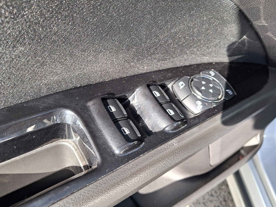 Ford Mondeo Ci Titanium 2.0 TD 110 kW rok 2017, 231 981 km, Česko — foto 13 z 19
