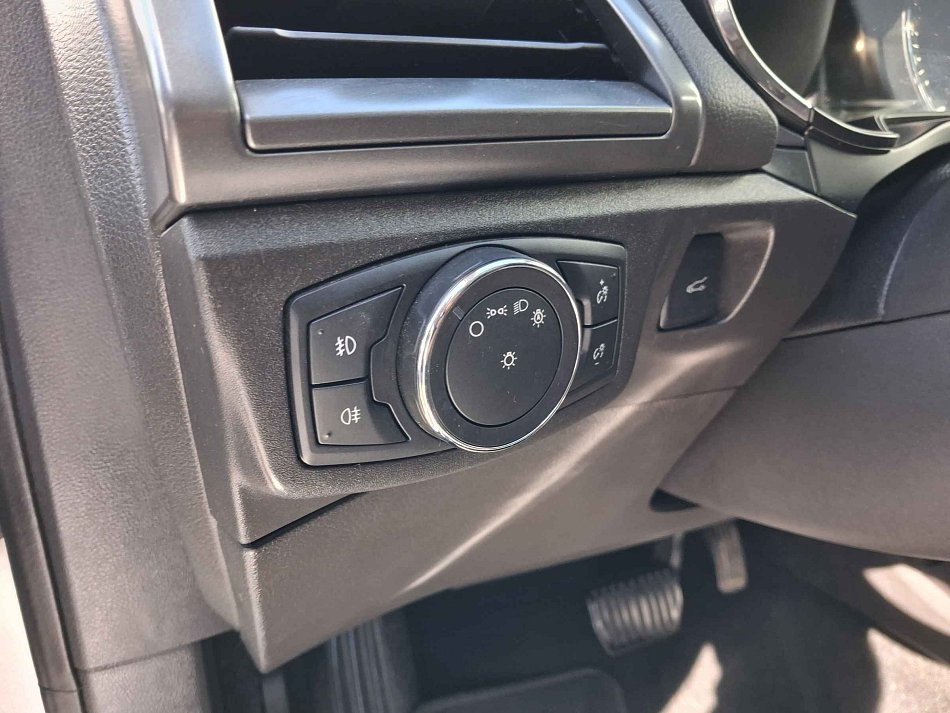 Ford Mondeo Ci Titanium 2.0 TD 110 kW rok 2017, 231 981 km, Česko — foto 14 z 19