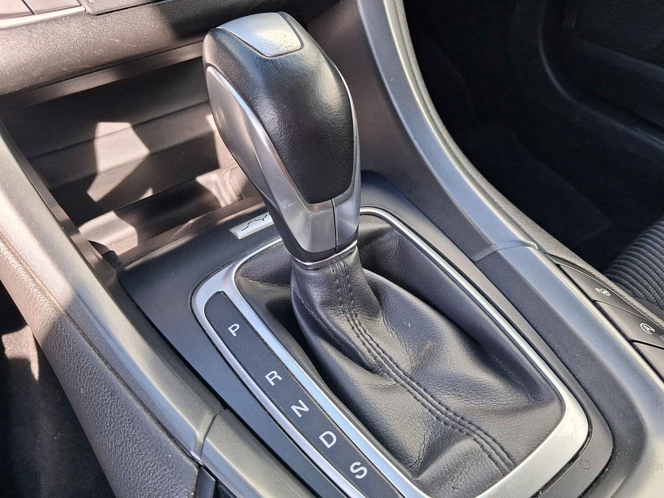 Ford Mondeo Ci Titanium 2.0 TD 110 kW rok 2017, 231 981 km, Česko — foto 15 z 19