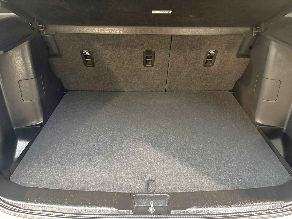 Suzuki Vitara BoosterJet 4x4 1.4 95 kW rok 2020, 22 700 km, Česko — foto 7 z 16