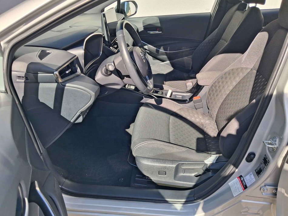 Toyota Corolla E- 1.8 T CVT 72 kW rok 2024, 39 545 km, Česko — foto 9 z 20