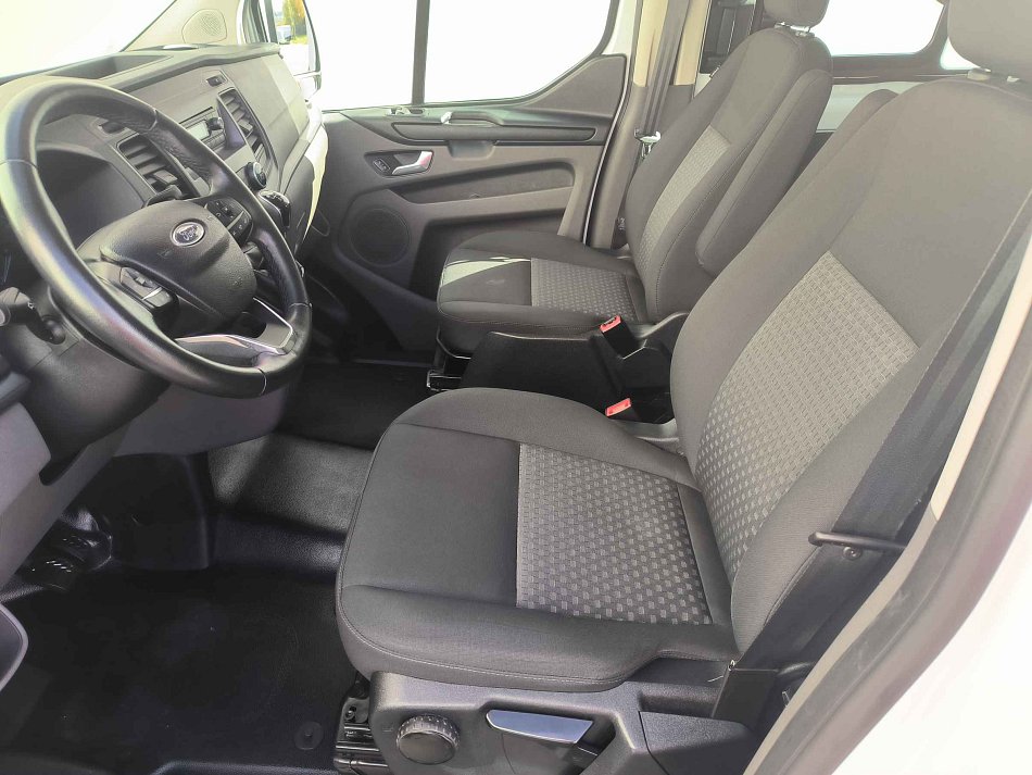 Ford Transit Custom Ci 2.0 TD 2.0TD 96 kW rok 2018, 168 170 km, Česko — foto 9 z 18