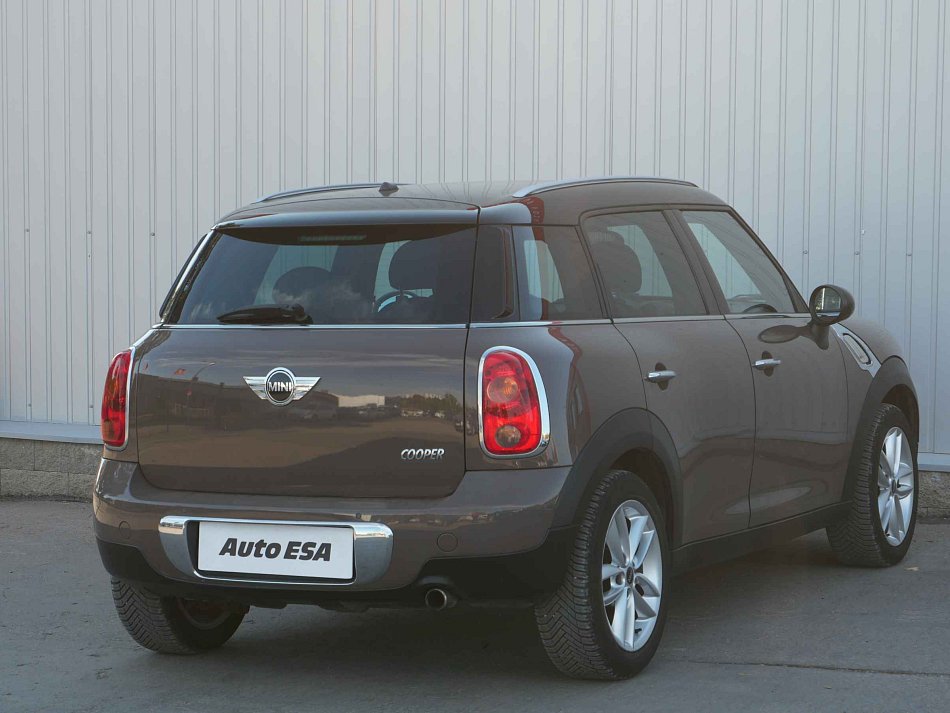 MINI Cooper 1.6i 1.6 i 90 kW manuál rok 2011, 103 940 km, Česko — foto 4 z 18