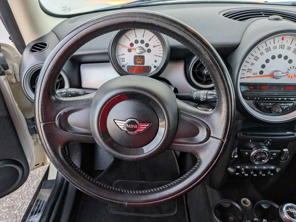 MINI One 1.6d 66 kW manuál rok 2011, 170 364 km, Česko — foto 13 z 14