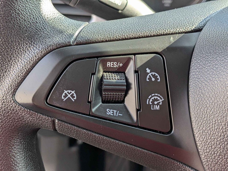 Opel Astra T 1.2t 1.2 81 kW manuál rok 2020, 64 300 km, Česko — foto 16 z 17